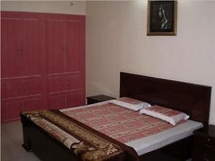 Coronation Hotel Нейнитал Екстериор снимка